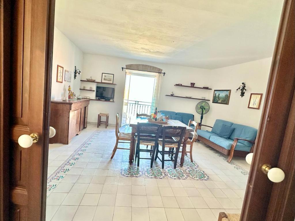 Molo Sea View Apartment 체팔루 외부 사진